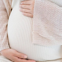 在建筑外墙上，热⛵泵外机👦6️⃣现在可以代孕吗持续从寒冷的Ⓜ📽室外空气中“吸取🗽